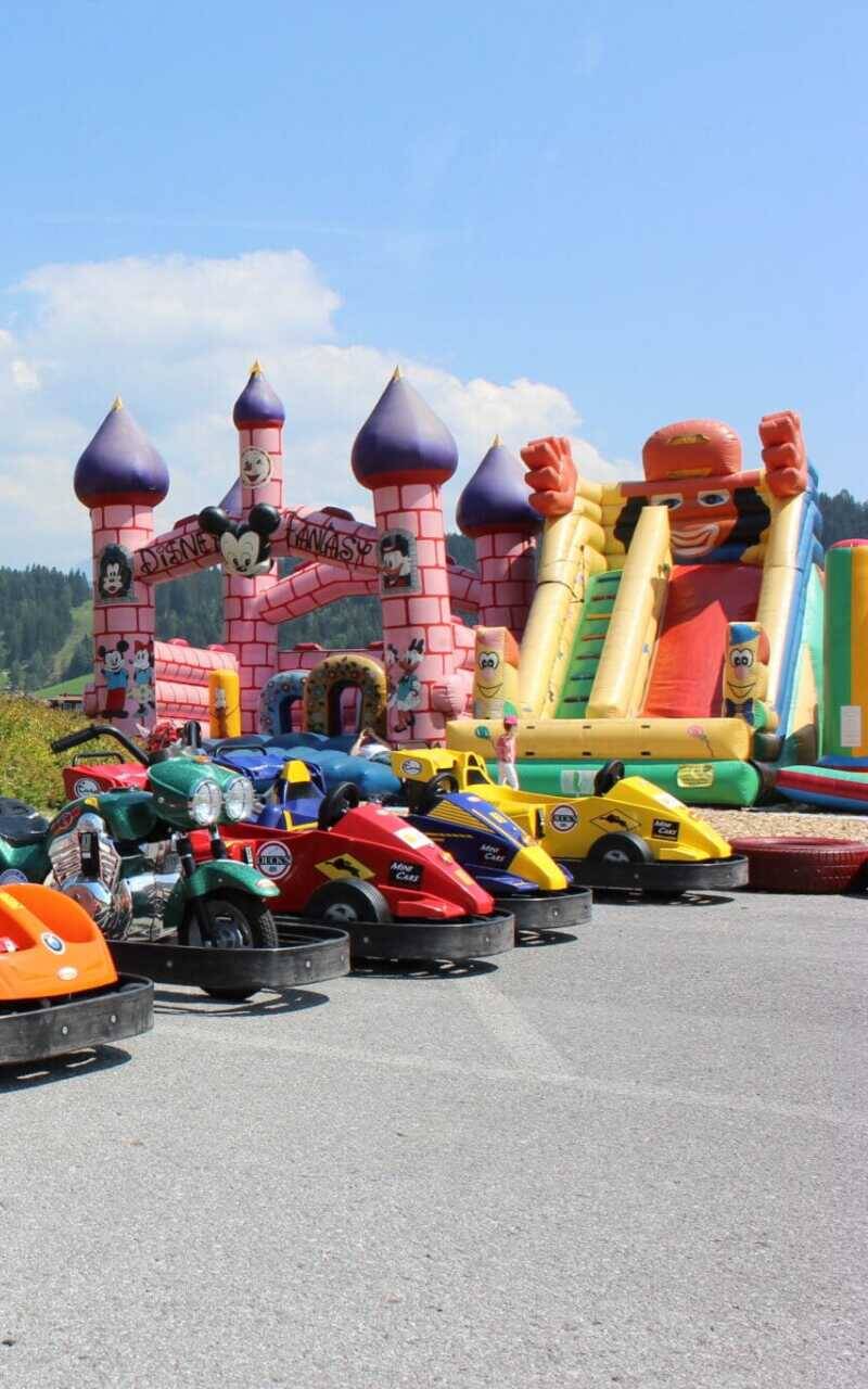 Great car scooters in Luckys amusement park - Familienhotel Lacknerhof